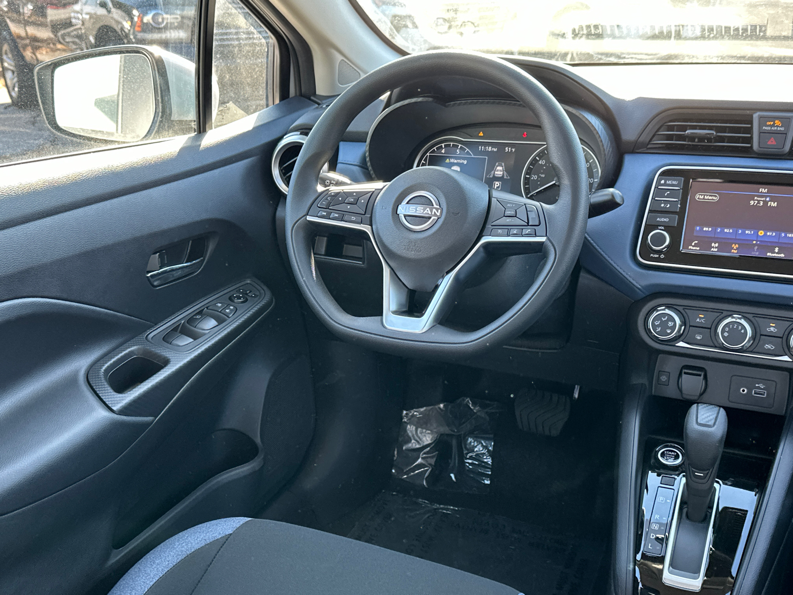 2024 Nissan Versa 1.6 SV 21