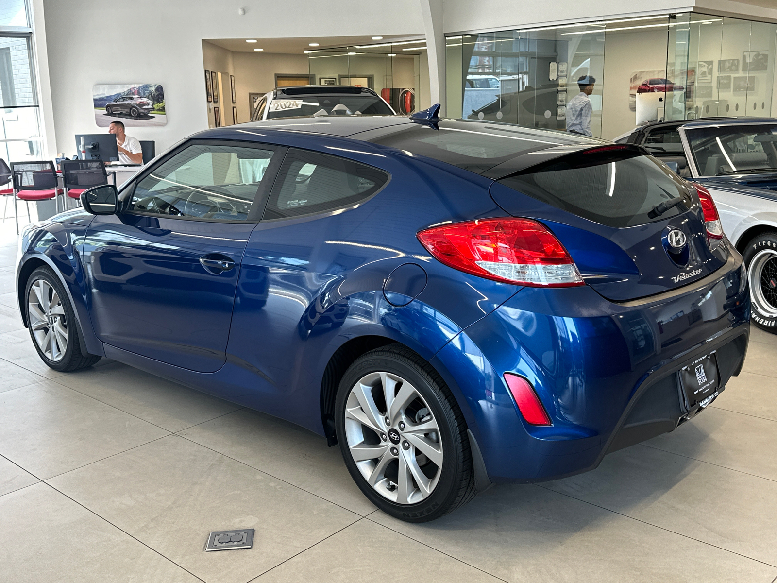 2017 Hyundai Veloster Value Edition 8