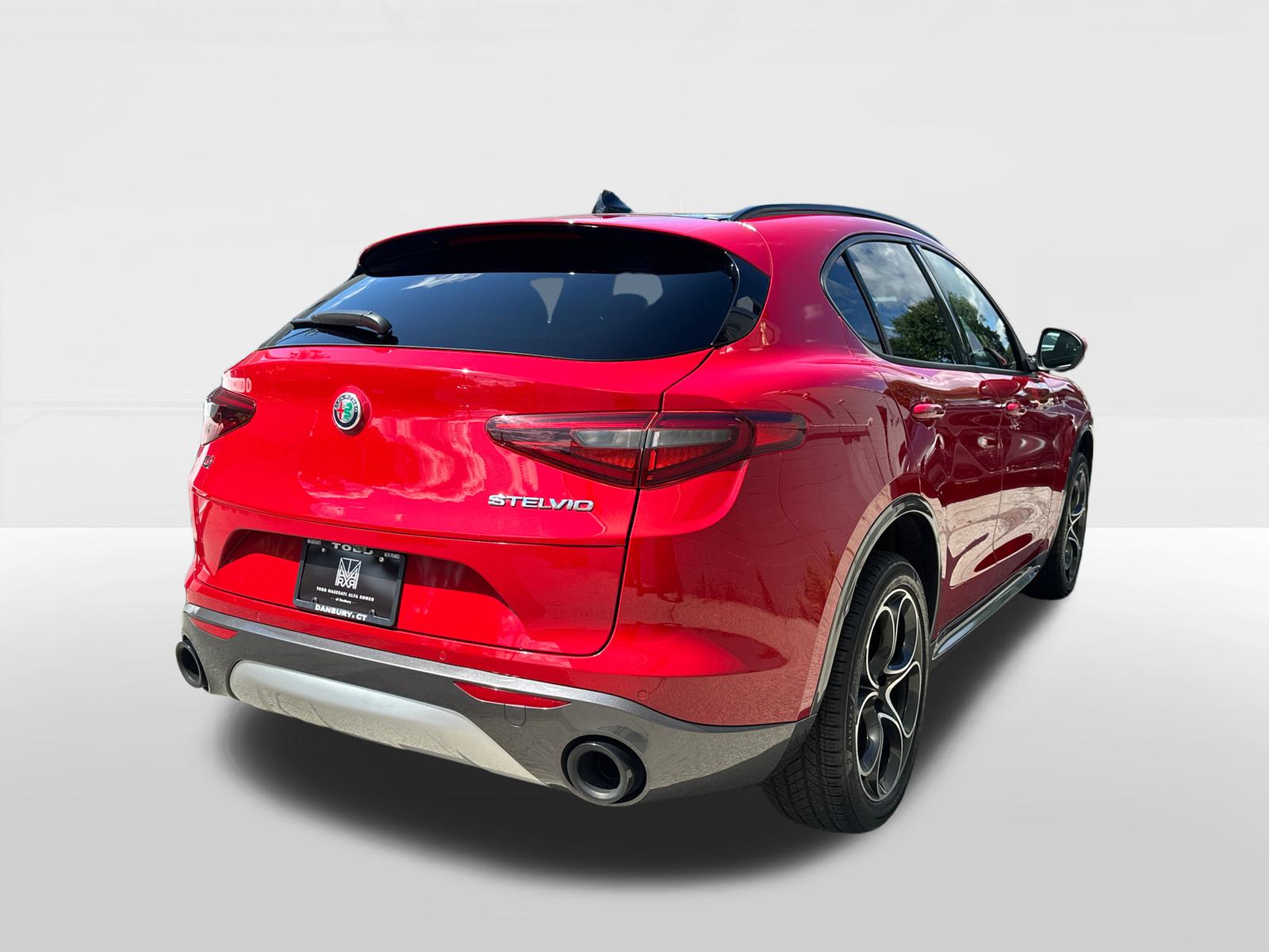 2022 Alfa Romeo Stelvio Ti CPO 4