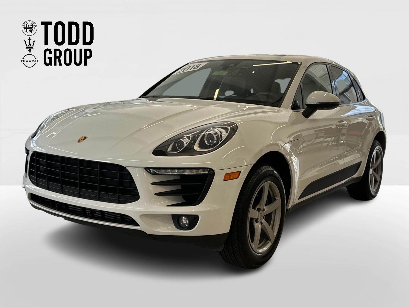 2018 Porsche Macan  1