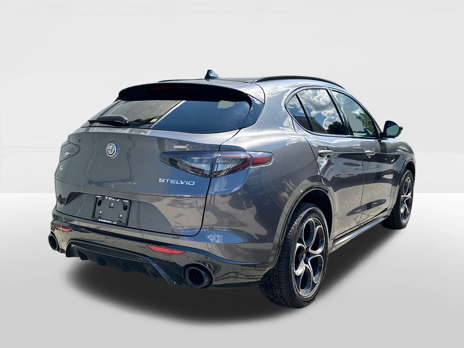 2024 Alfa Romeo Stelvio Veloce 4