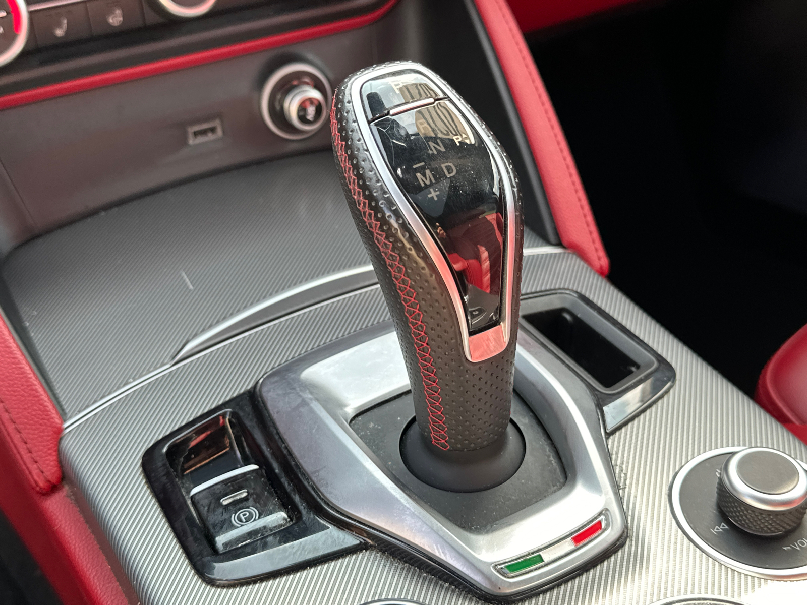 2021 Alfa Romeo Stelvio Ti Sport 19