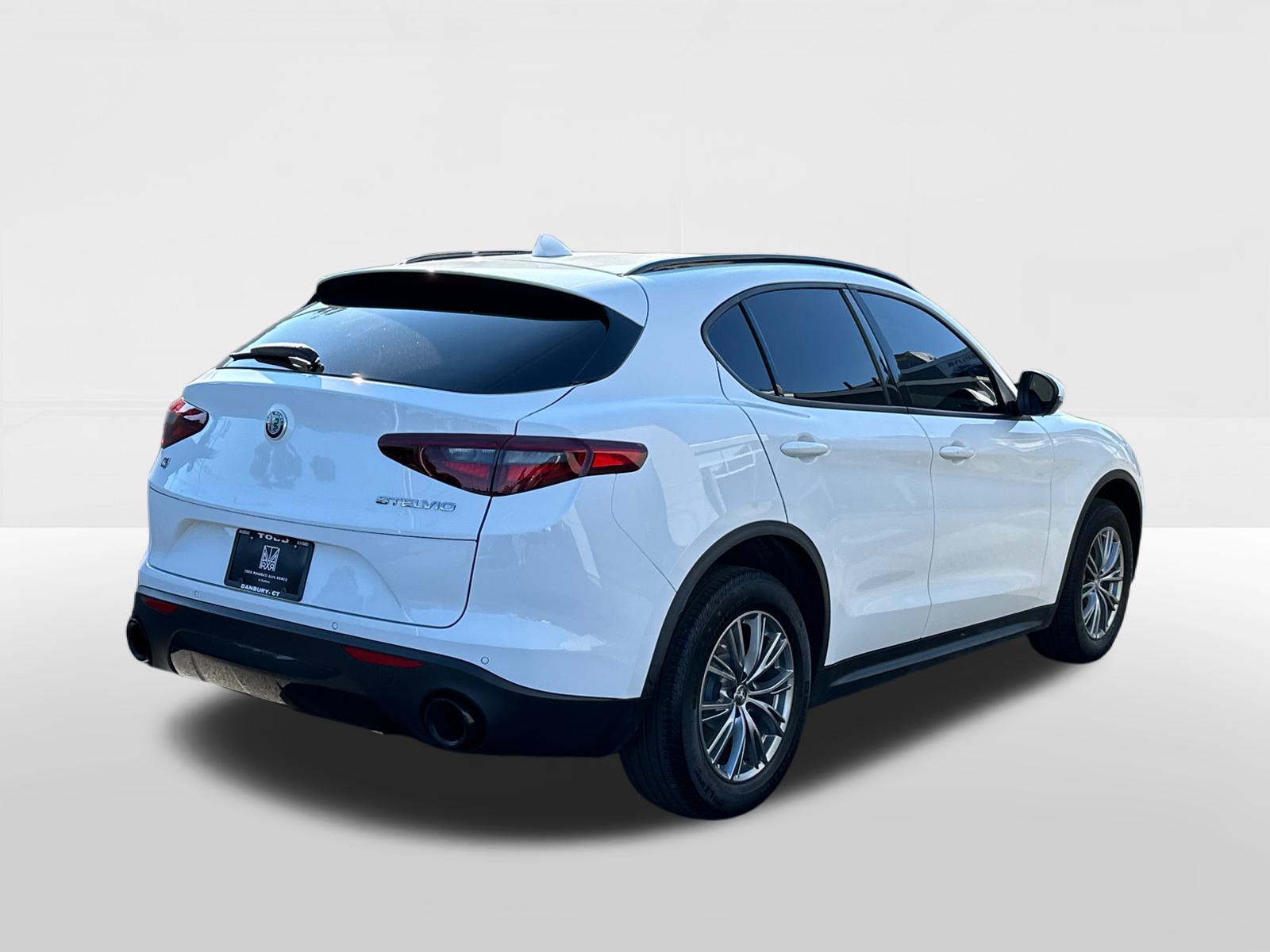 2022 Alfa Romeo Stelvio Sprint 6