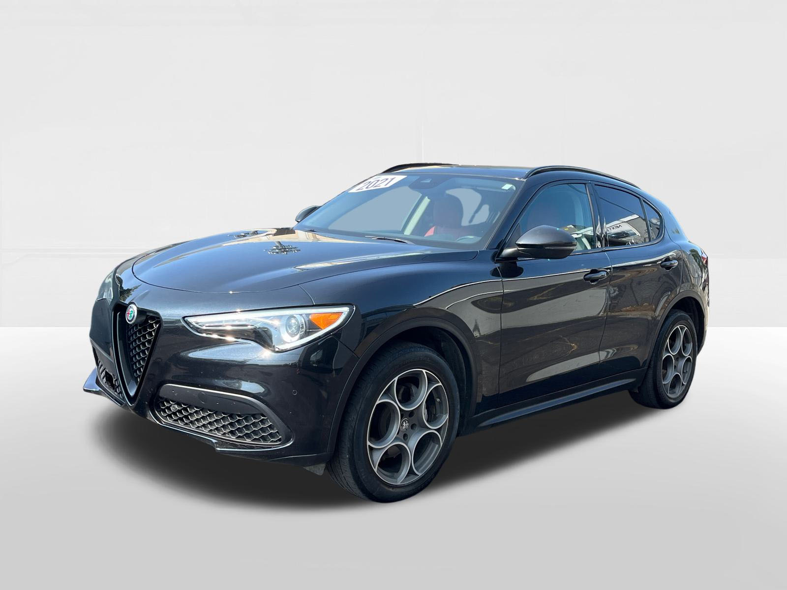 2021 Alfa Romeo Stelvio  1