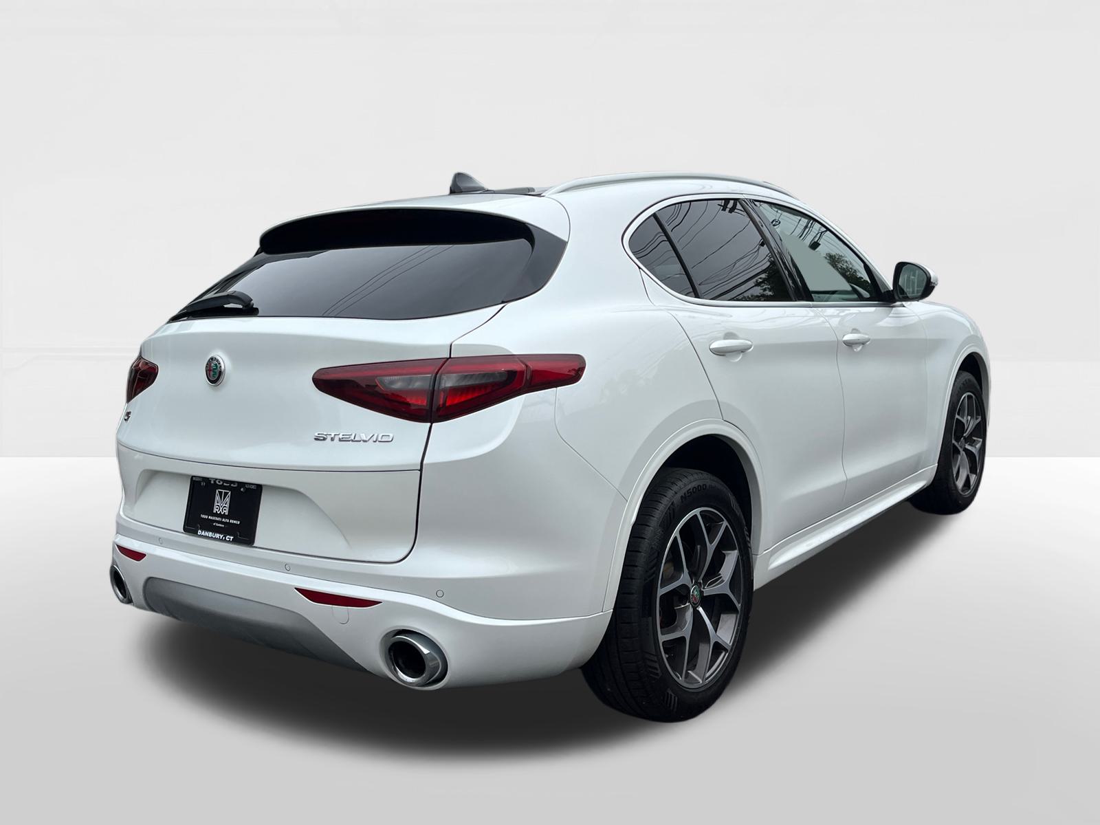 2021 Alfa Romeo Stelvio Ti 4