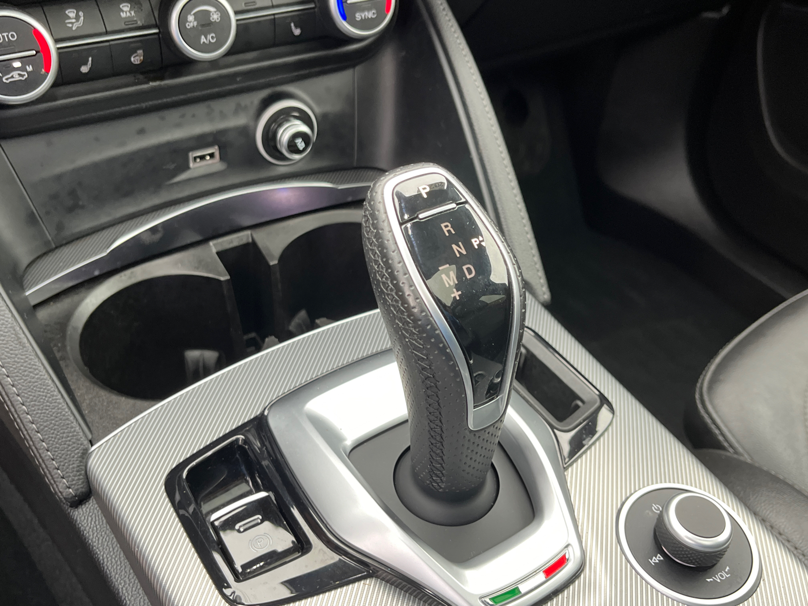 2021 Alfa Romeo Stelvio Ti Sport 17