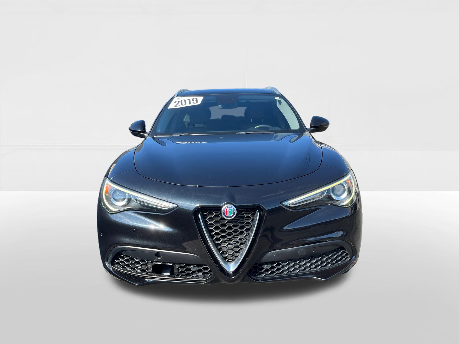 2019 Alfa Romeo Stelvio Base 3