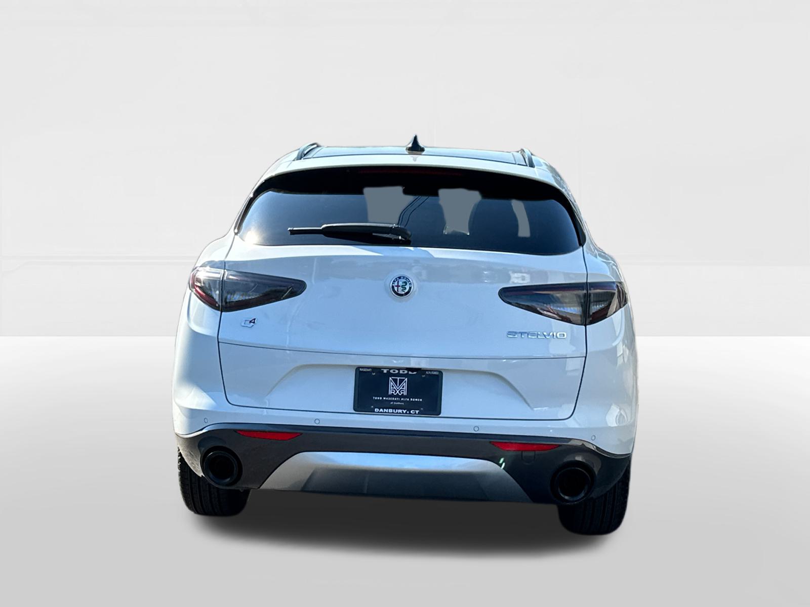 2024 Alfa Romeo Stelvio Ti 5