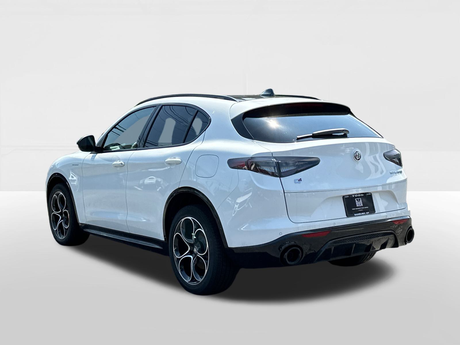 2024 Alfa Romeo Stelvio Veloce 4