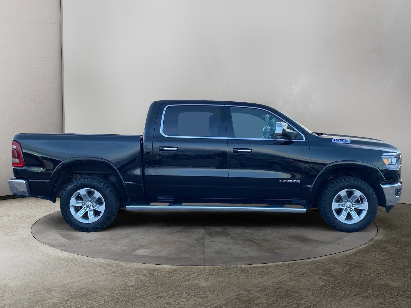 2019 Ram 1500 Laramie 3