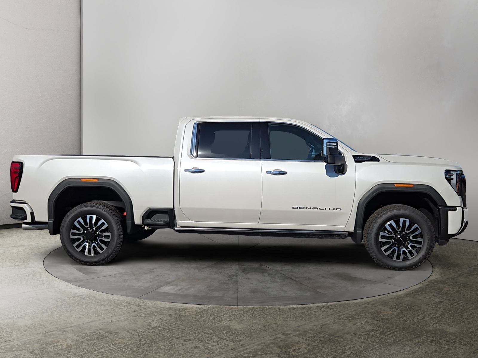 2024 GMC Sierra 2500HD Denali Ultimate 8