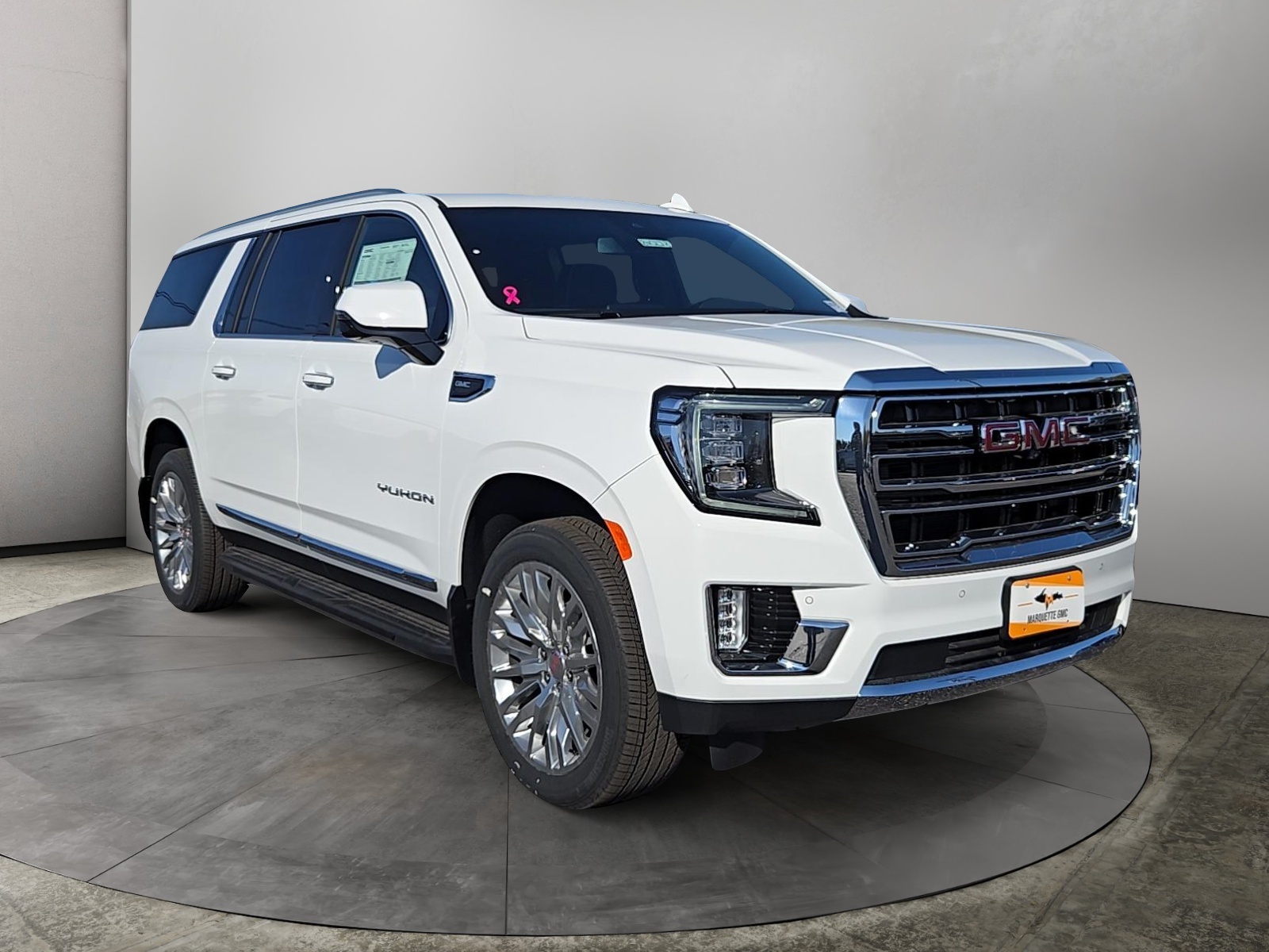 2024 GMC Yukon XL SLT 1