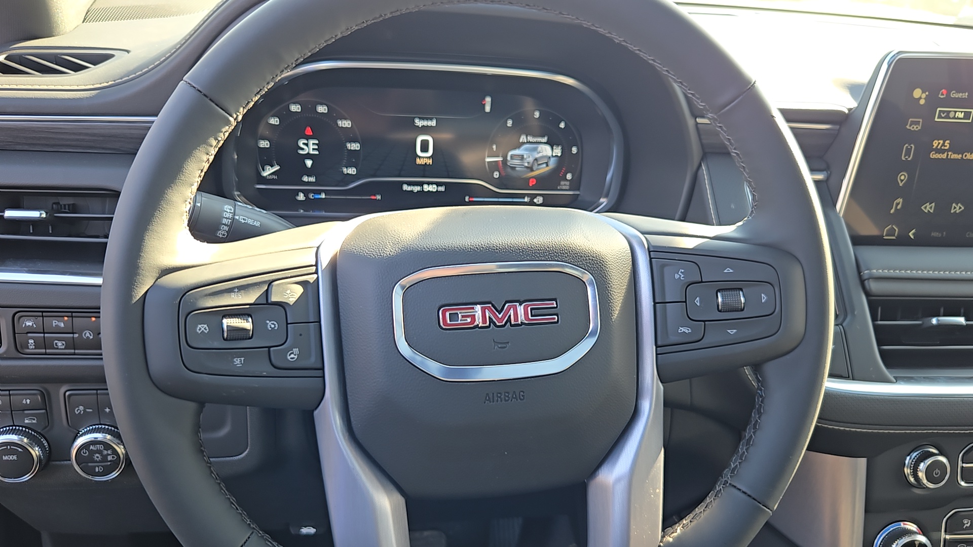 2024 GMC Yukon SLT 12