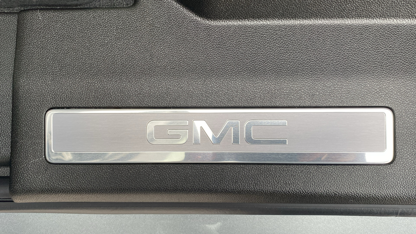 2024 GMC Yukon SLT 27