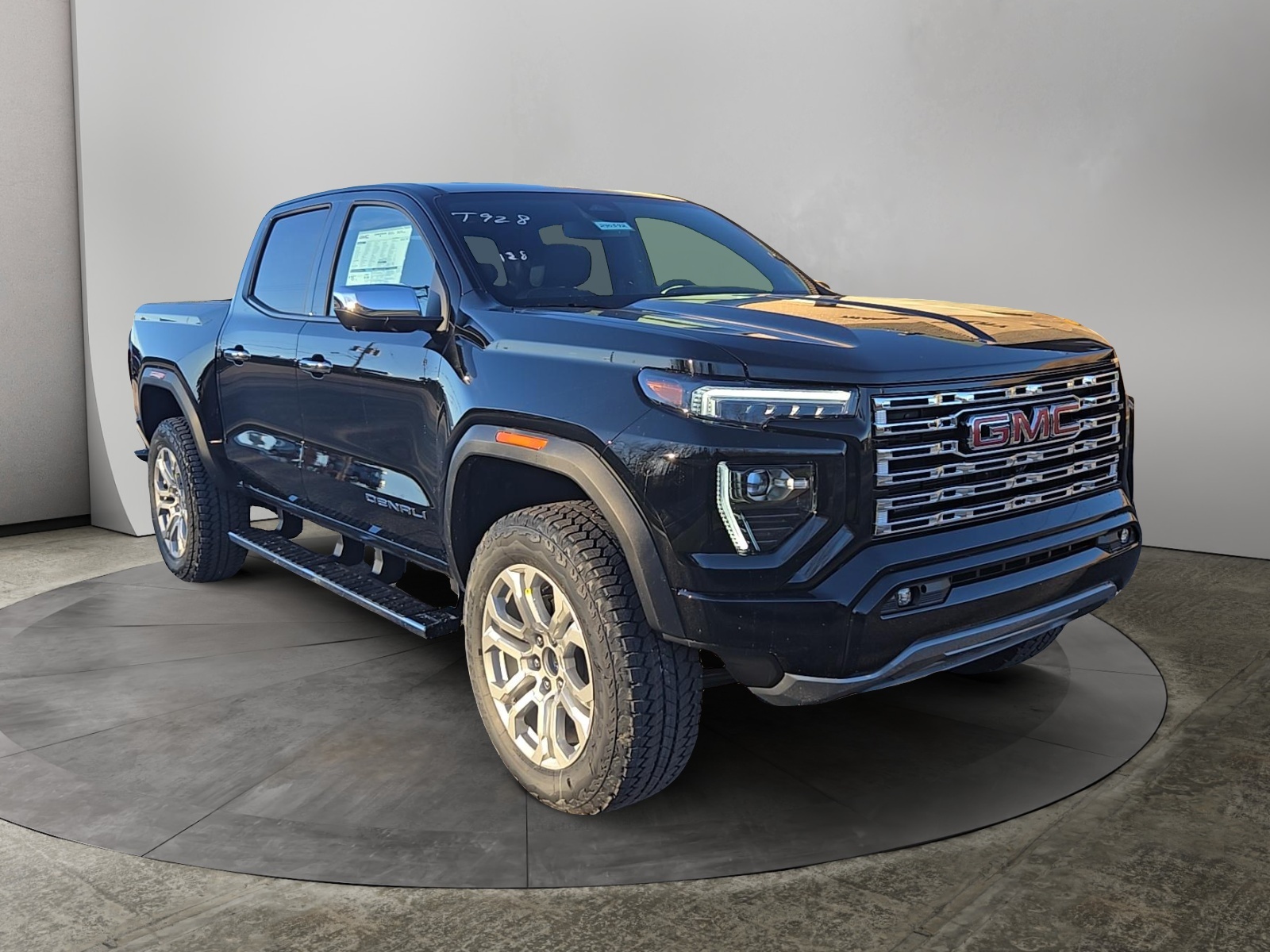 2024 GMC Canyon Denali 1