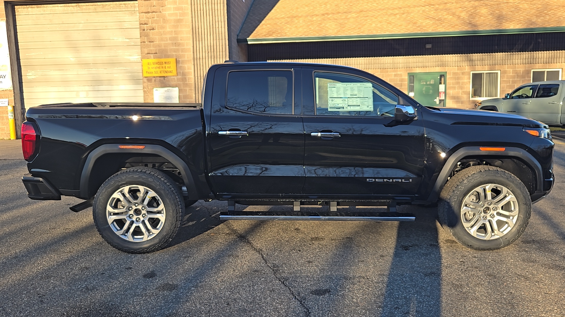 2024 GMC Canyon Denali 9