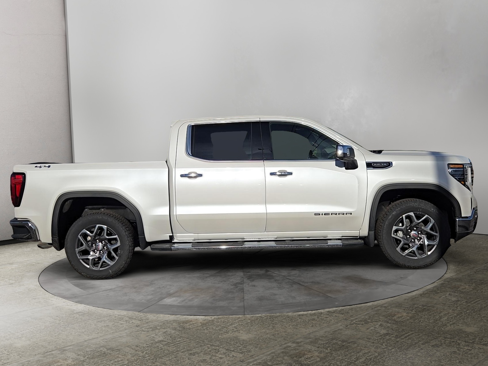 2025 GMC Sierra 1500 SLT 8