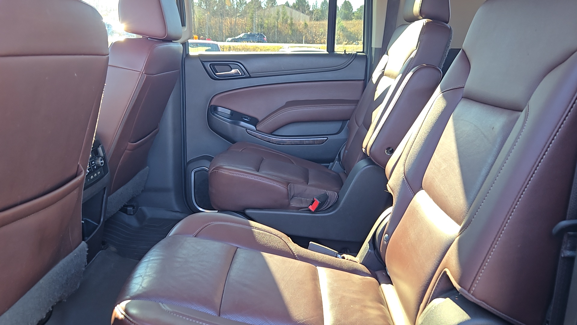 2018 Chevrolet Suburban Premier 33