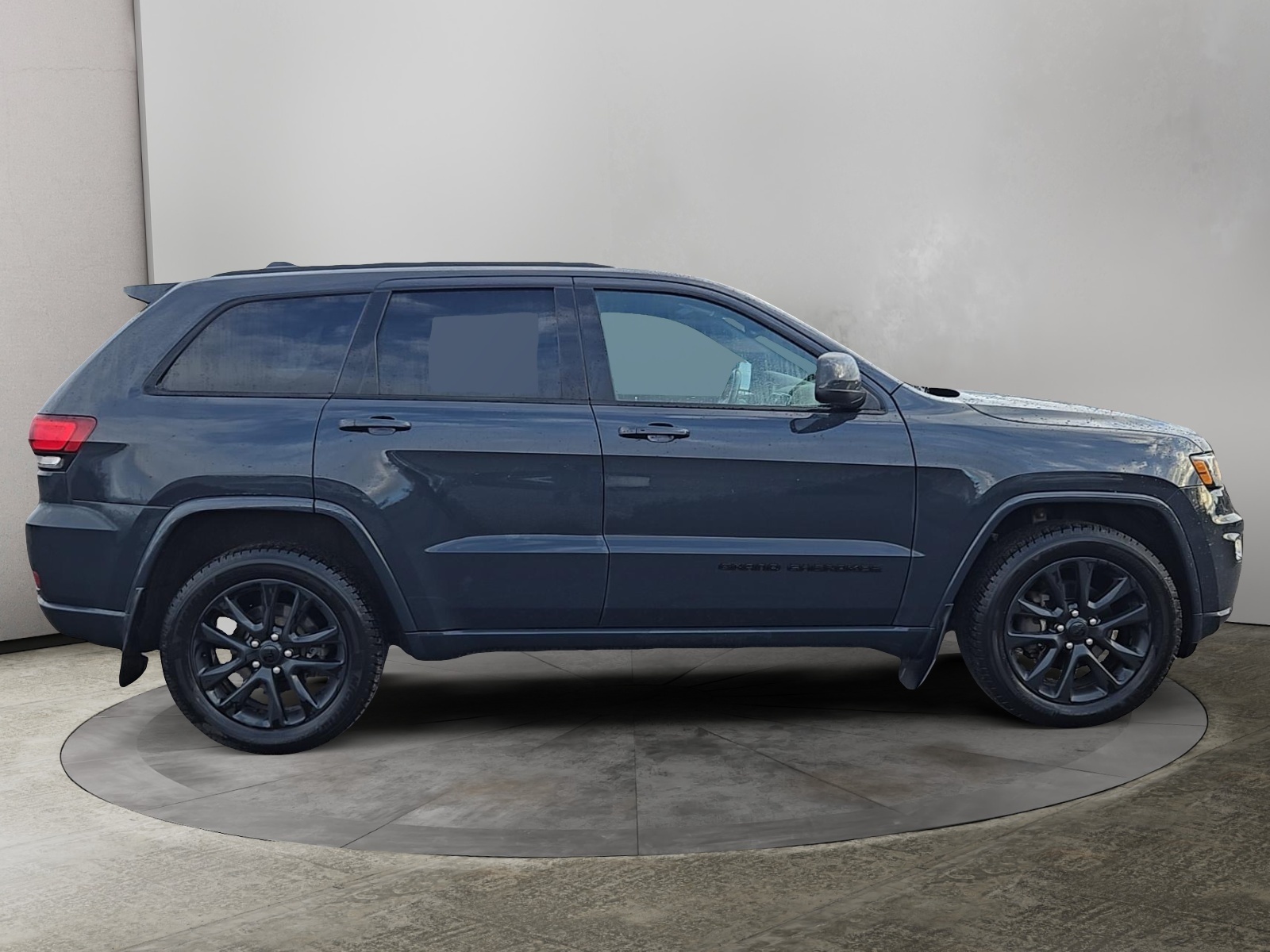 2018 Jeep Grand Cherokee Altitude 8