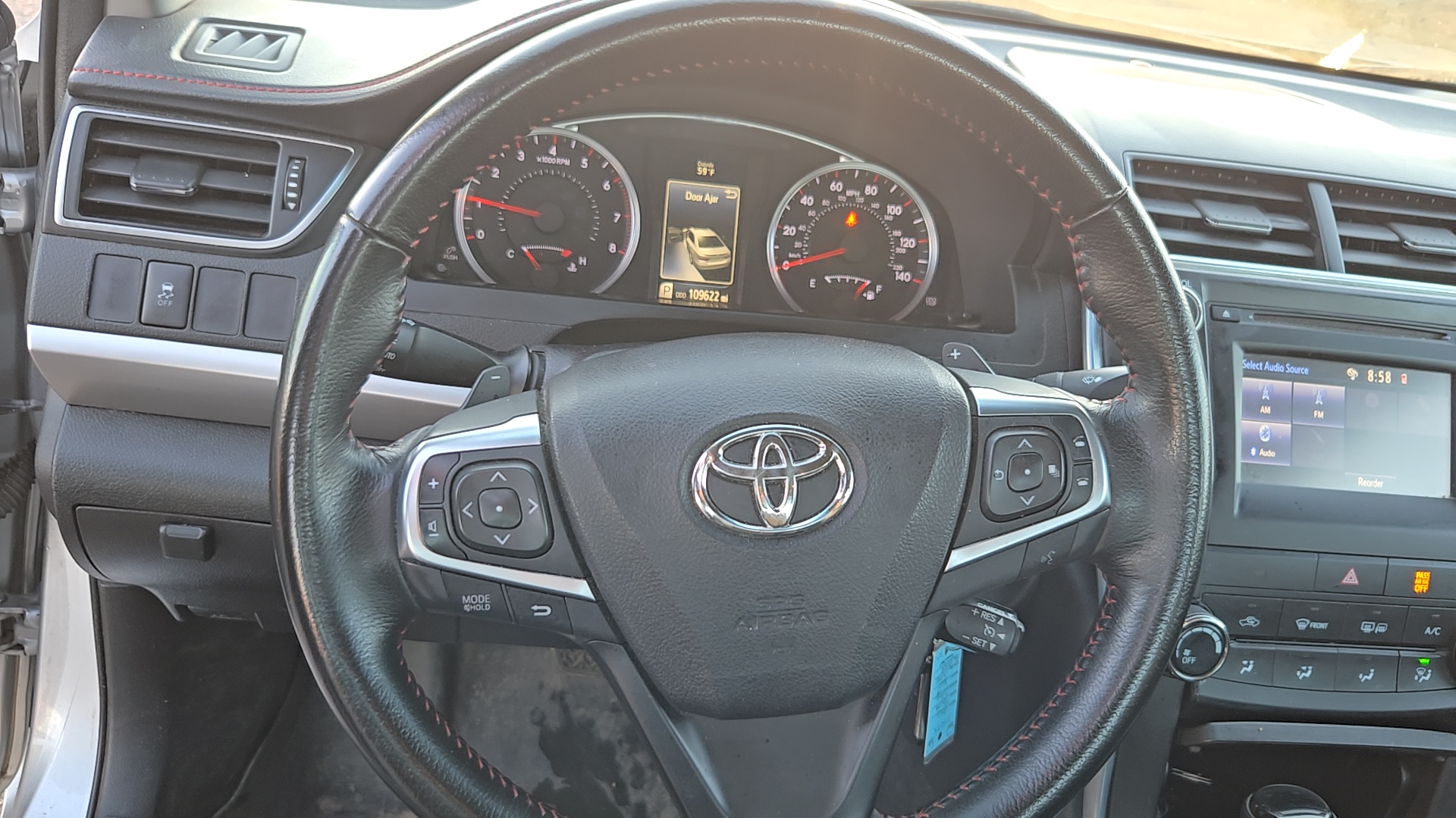 2016 Toyota Camry XLE 9