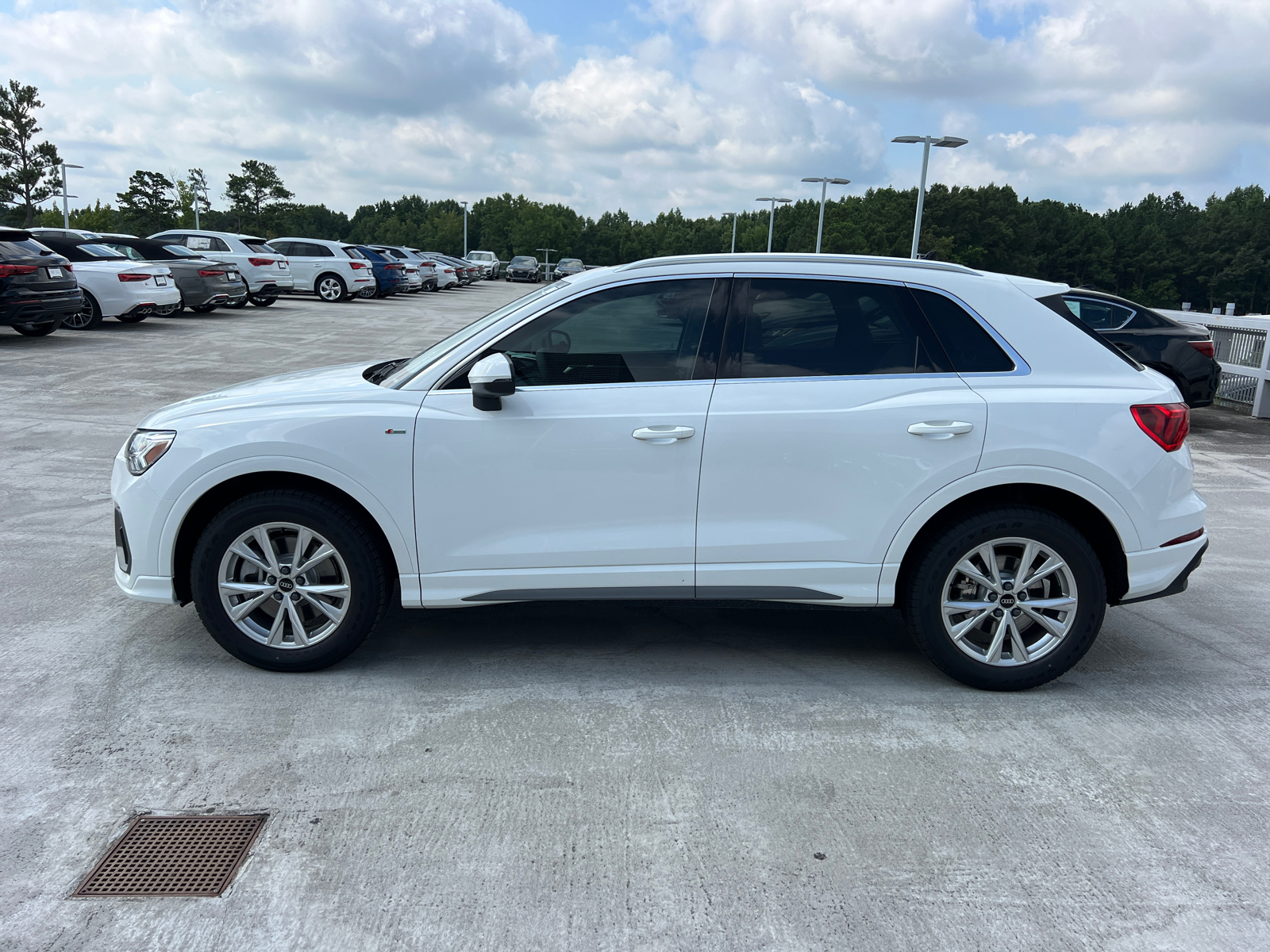 2024 Audi Q3 S line Premium 8