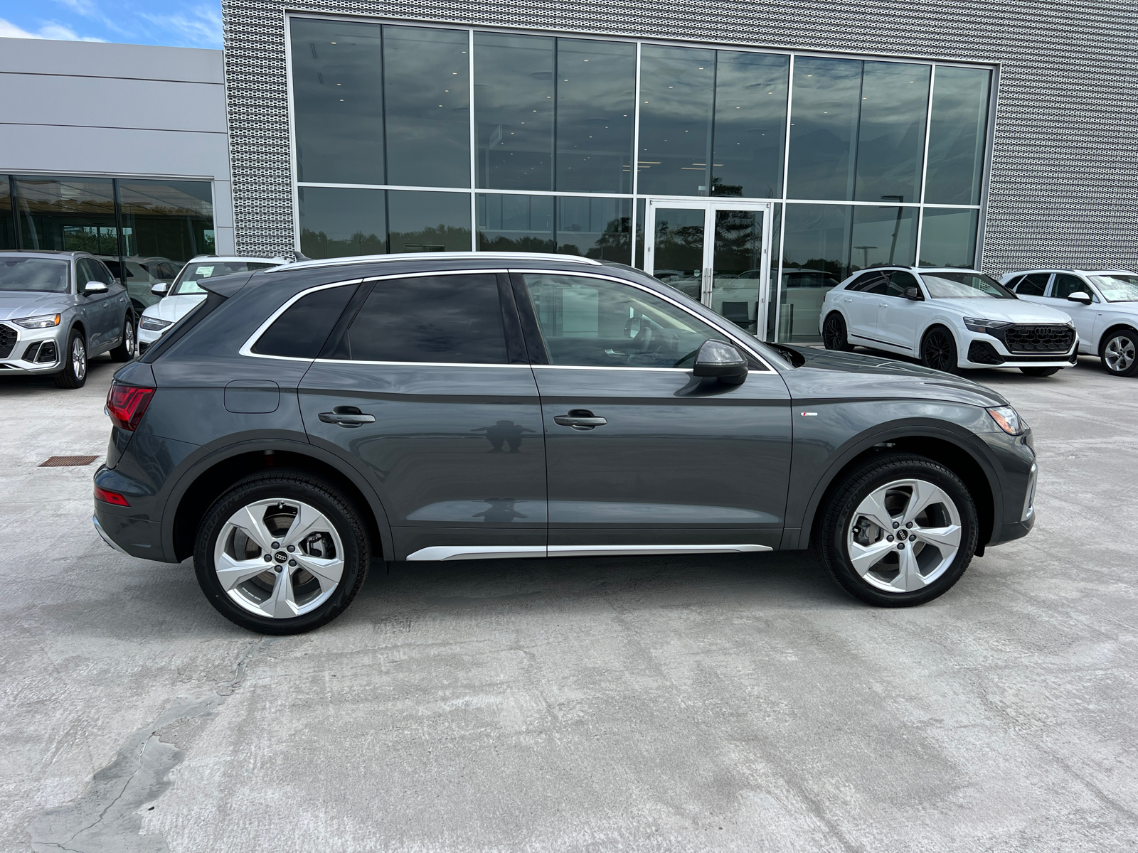 2024 Audi Q5 S line Premium Plus 4