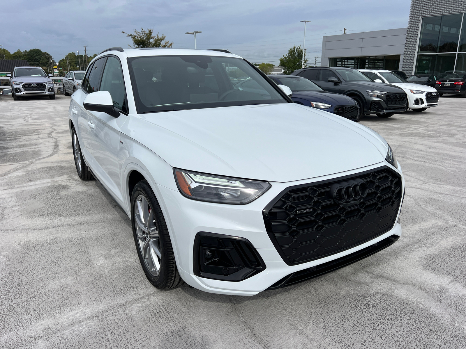 2024 Audi Q5 S line Premium Plus 3