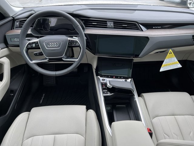 2024 Audi Q8 e-tron Prestige 16