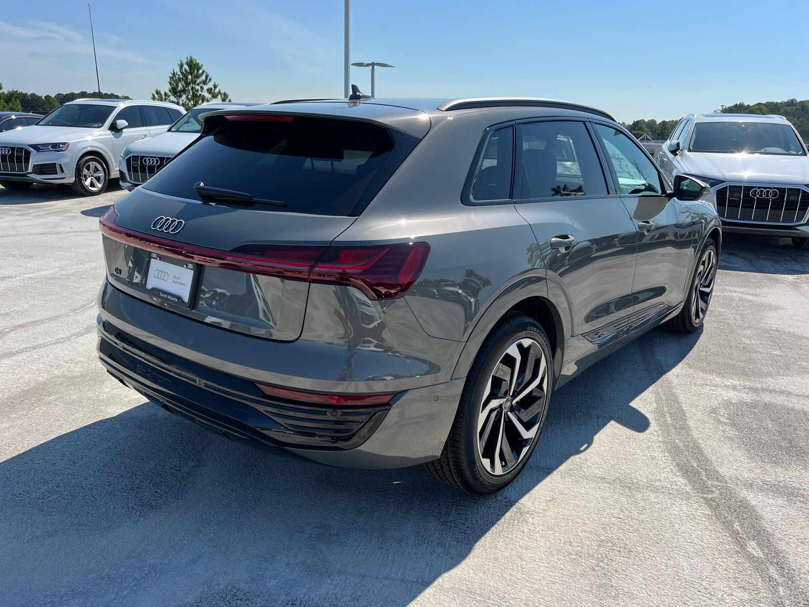 2024 Audi Q8 e-tron Prestige 5