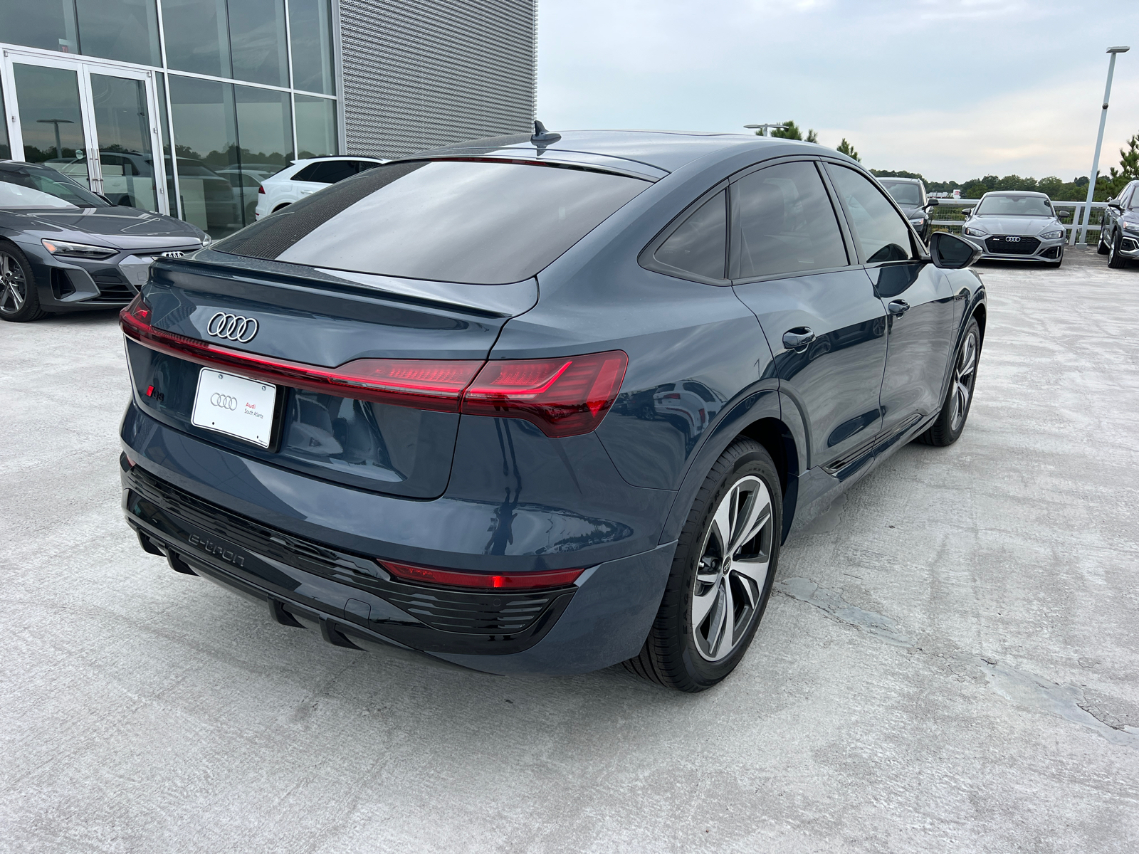 2024 Audi Q8 e-tron Sportback S line Premium 5