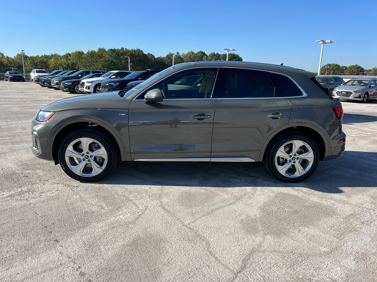 2025 Audi Q5 S line Premium Plus 8