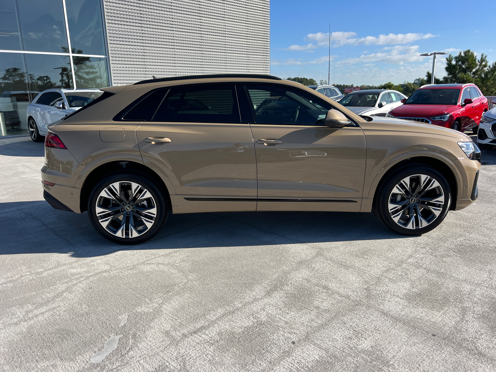 2025 Audi Q8 Premium 4