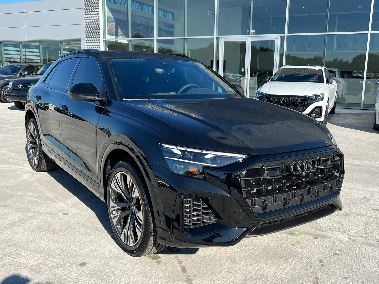 2025 Audi Q8 Premium 3