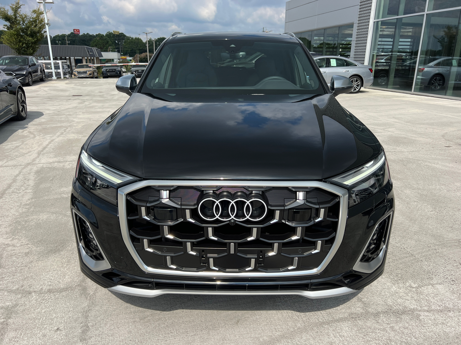 2025 Audi SQ7 Premium Plus 2