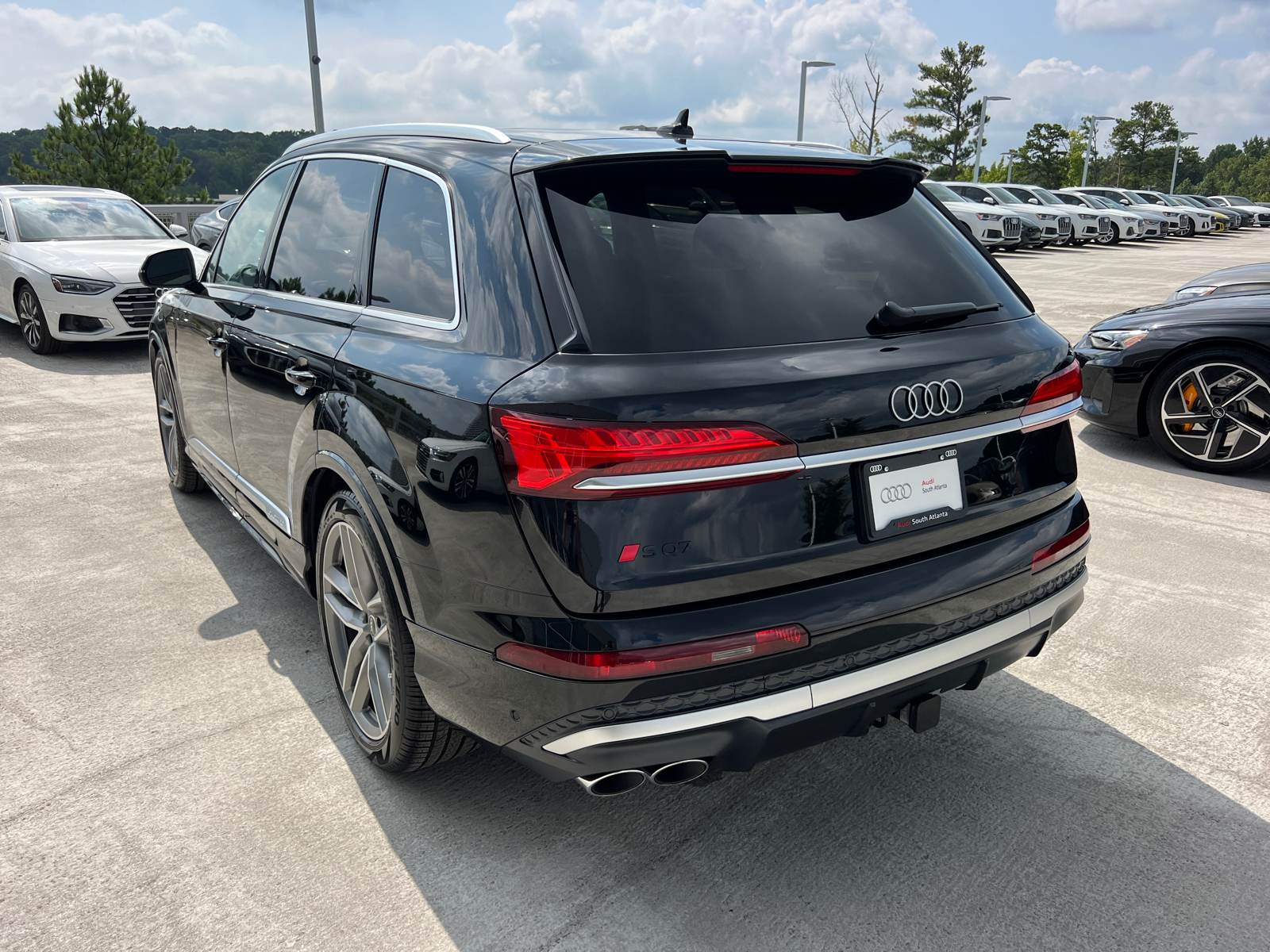 2025 Audi SQ7 Premium Plus 7