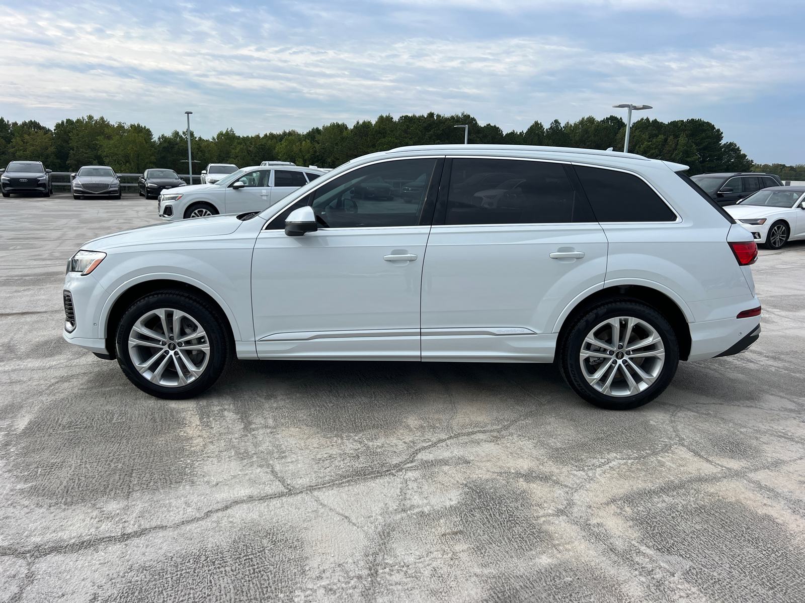 2025 Audi Q7 Premium Plus 8