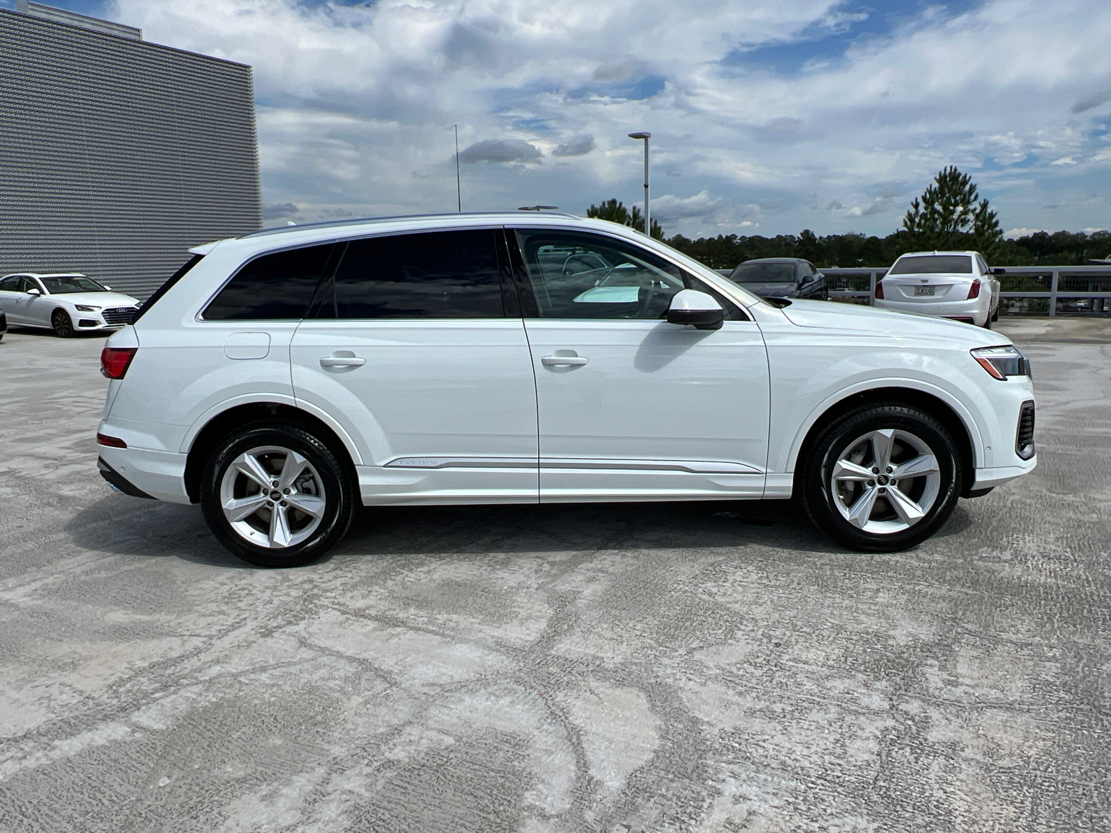 2025 Audi Q7 Premium 4