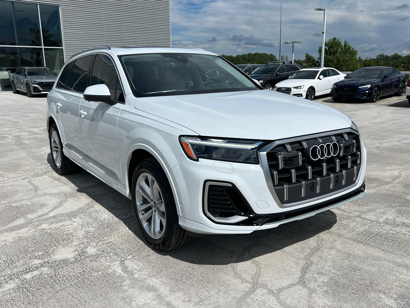 2025 Audi Q7 Premium Plus 3