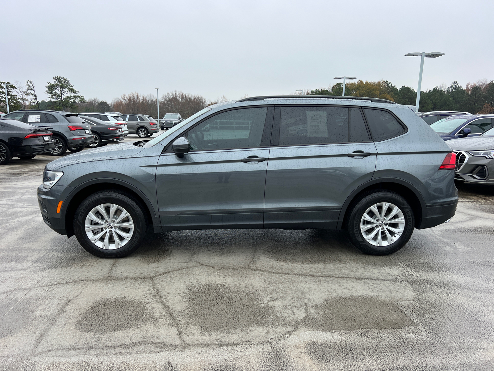 2020 Volkswagen Tiguan S 8