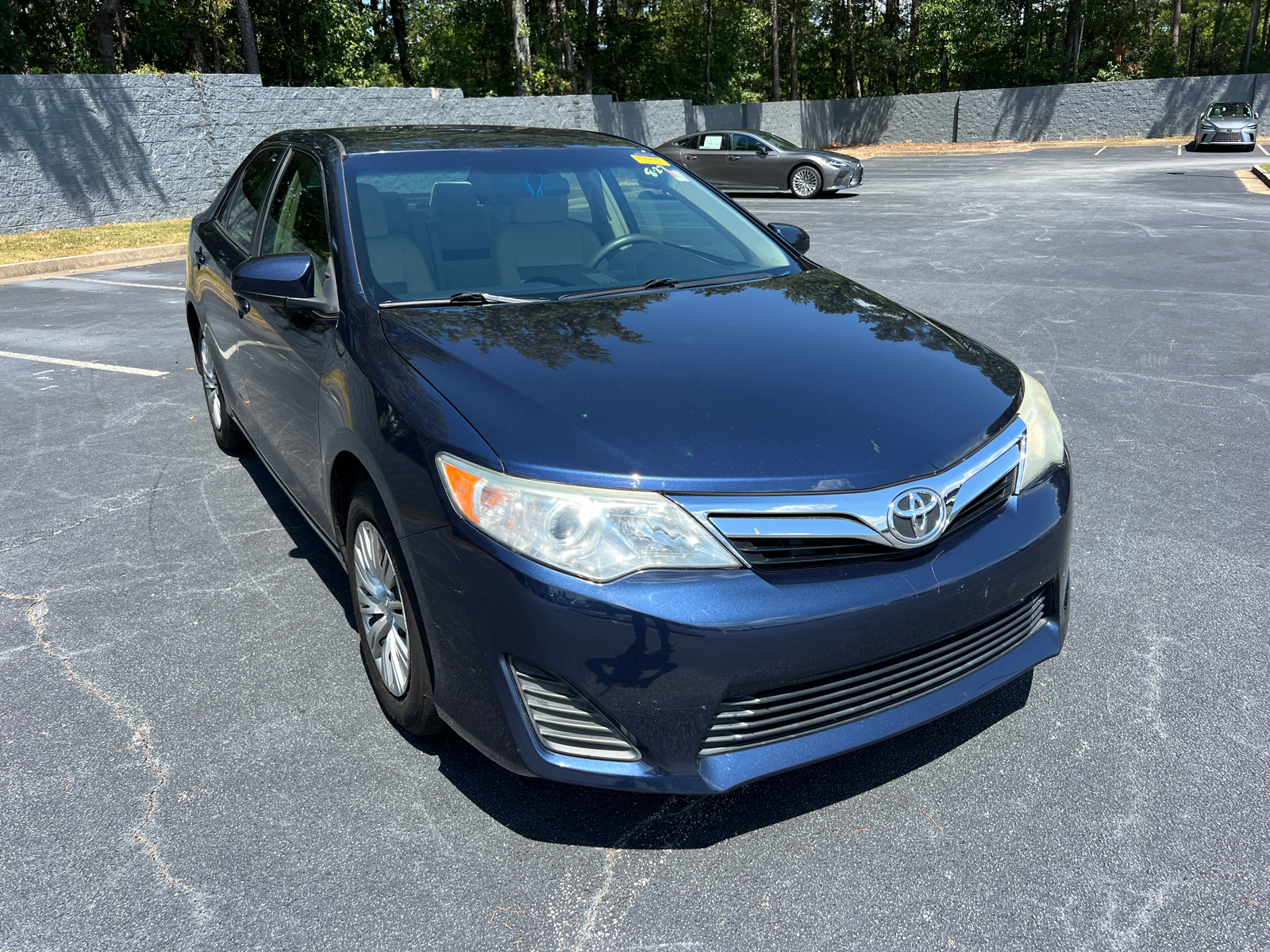 2014 Toyota Camry LE 4