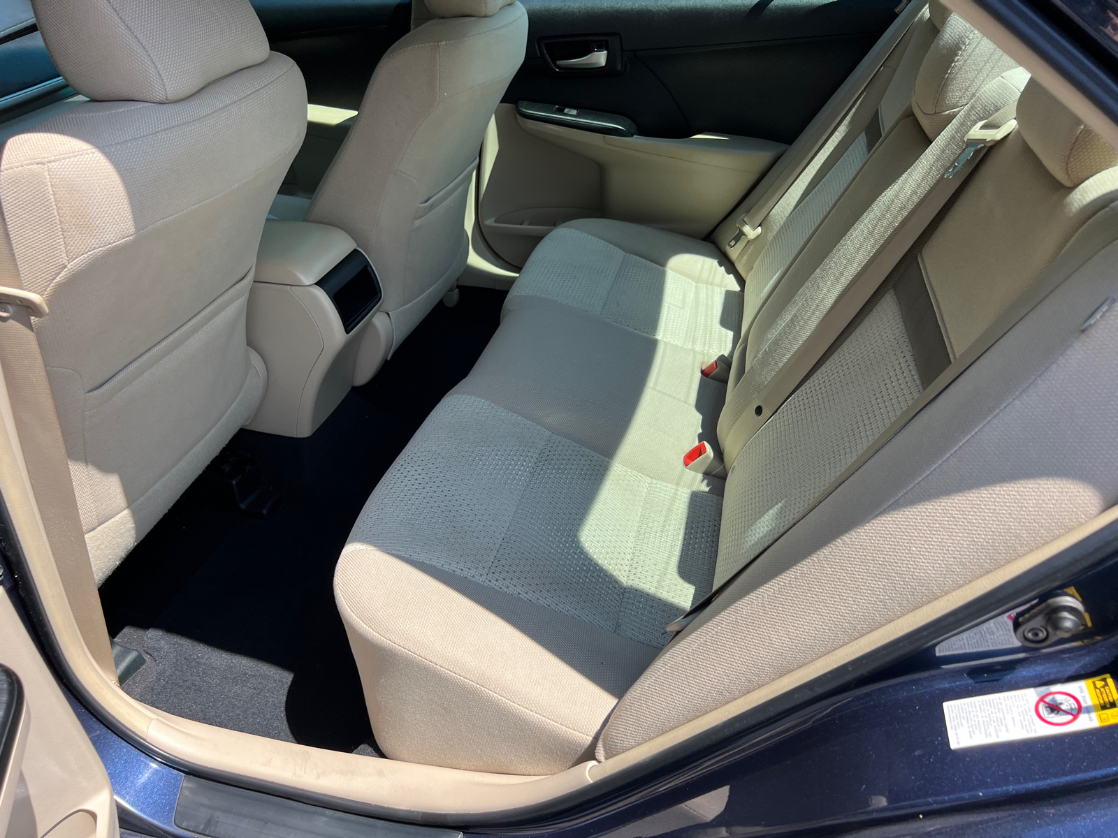 2014 Toyota Camry LE 21