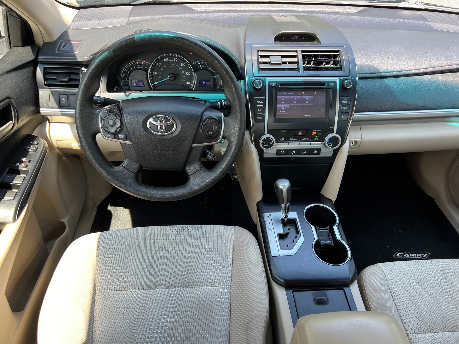 2014 Toyota Camry LE 23