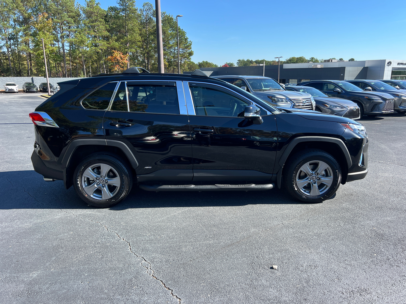 2023 Toyota RAV4 Hybrid XLE 5