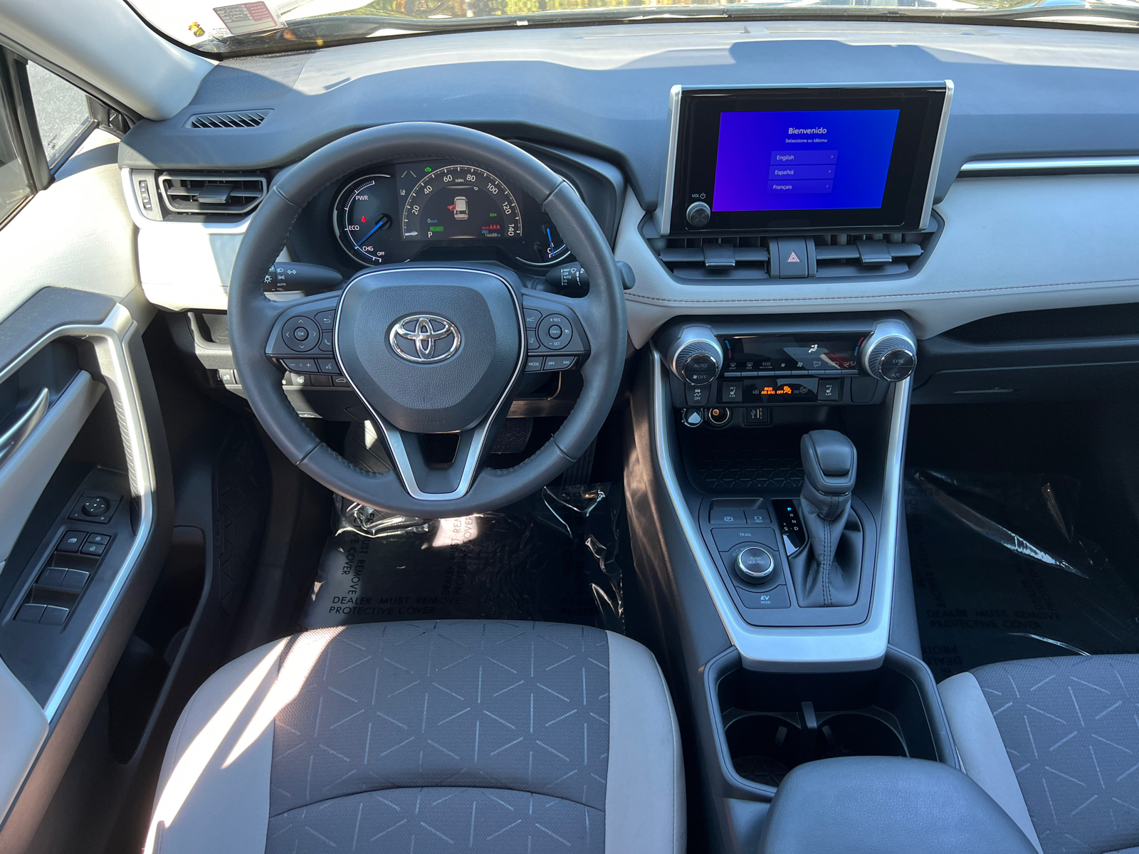 2023 Toyota RAV4 Hybrid XLE 24