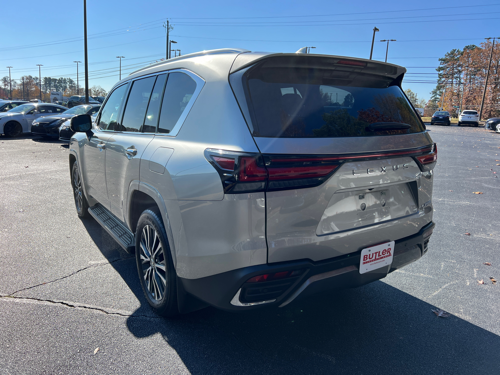 2022 Lexus LX LX 600 Premium 8