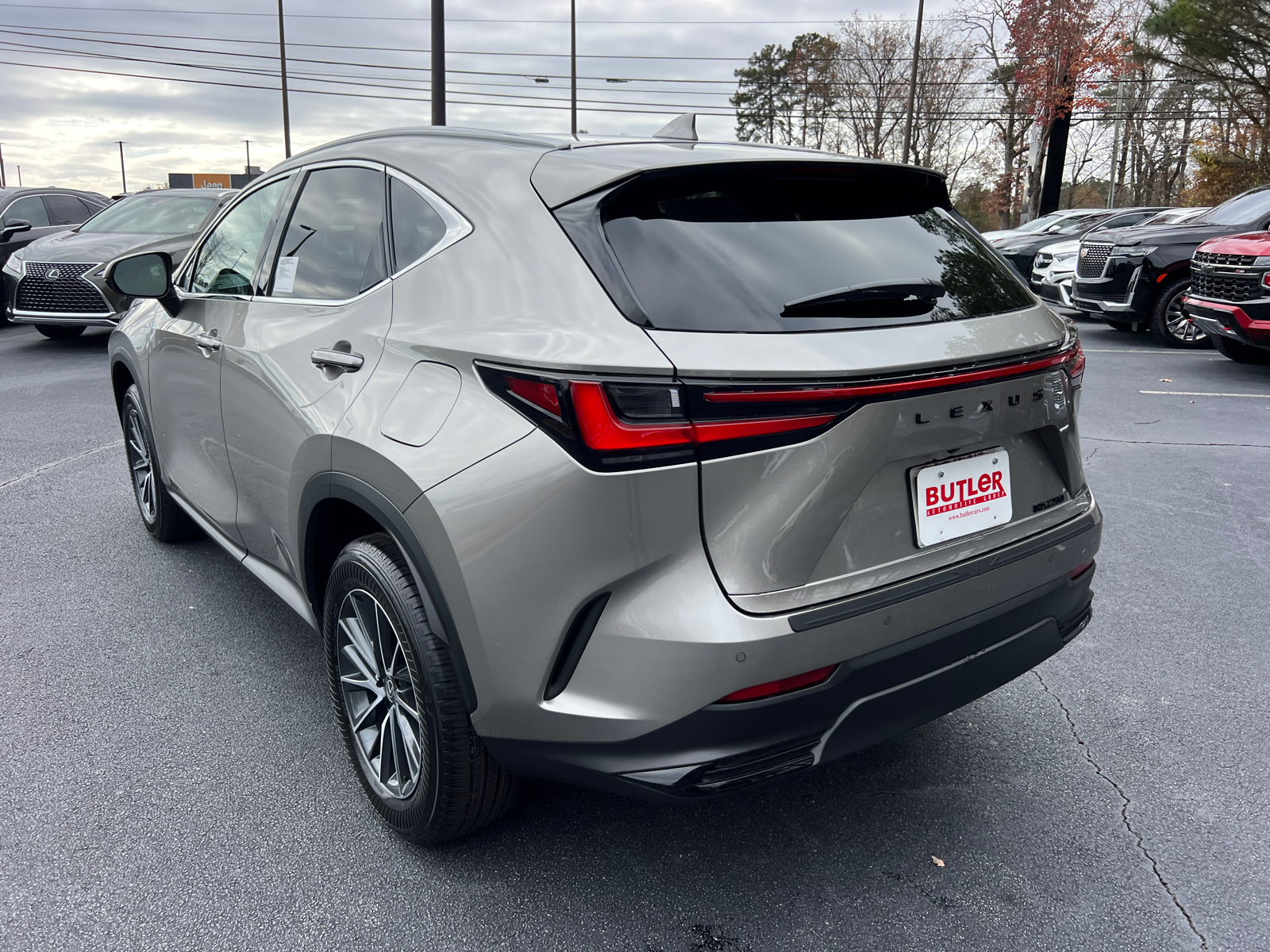 2025 Lexus NX NX 250 Premium 8