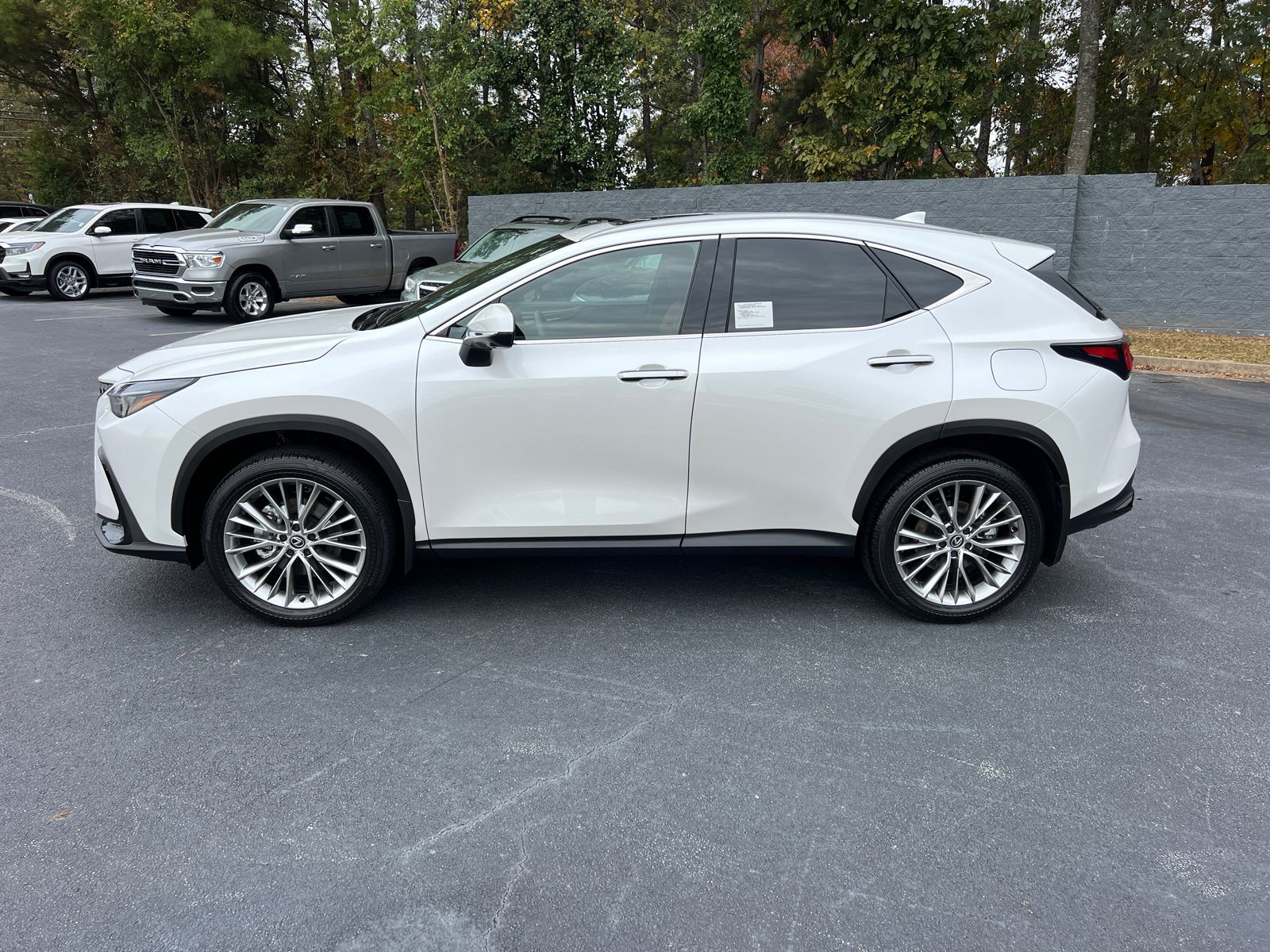 2025 Lexus NX NX 350h Premium 9