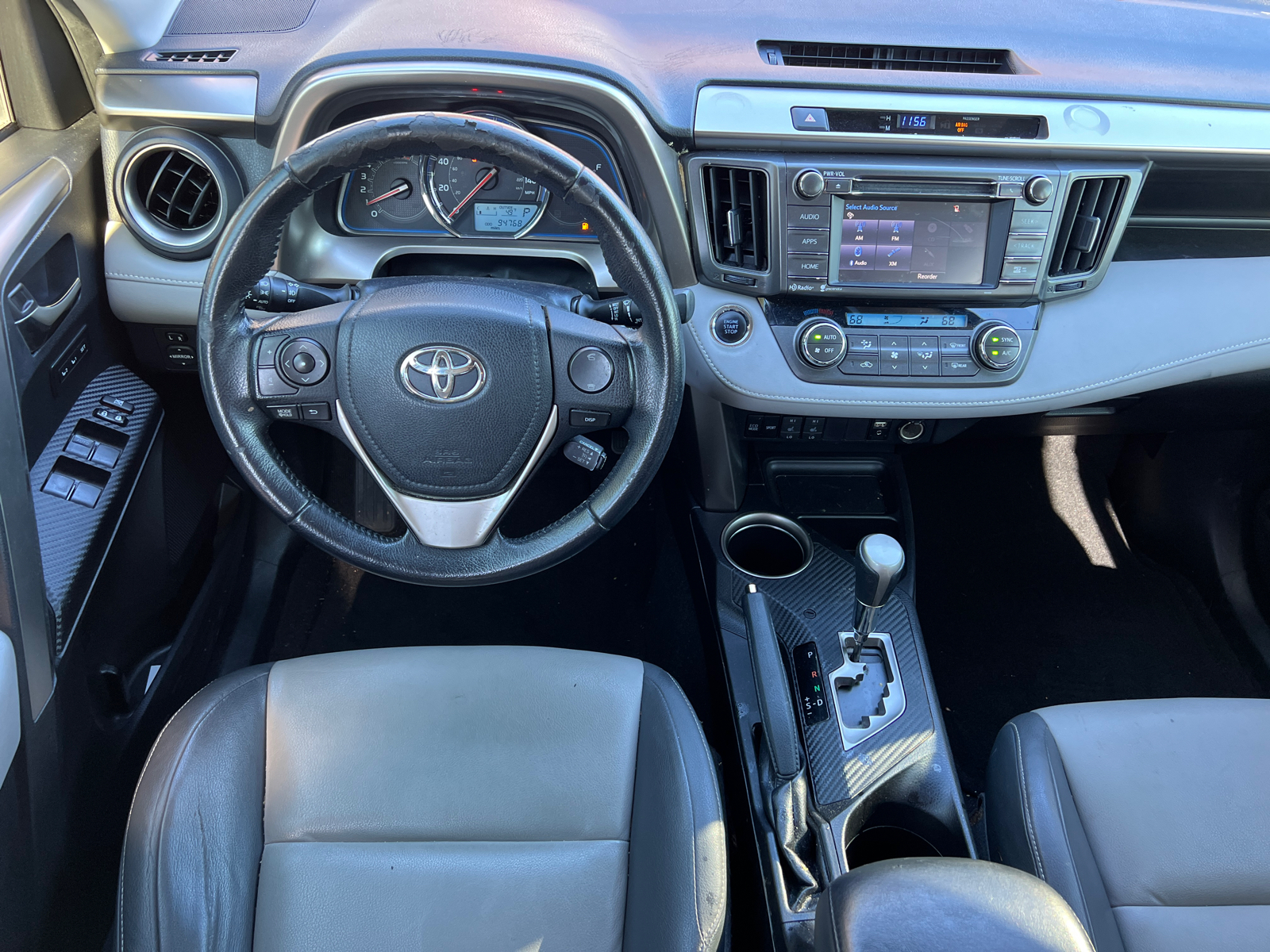 2015 Toyota RAV4 Limited 24