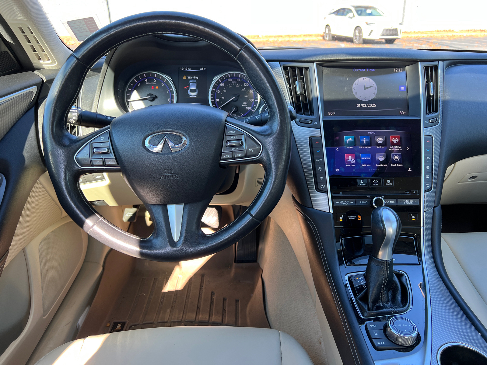 2015 INFINITI Q50 Premium 23