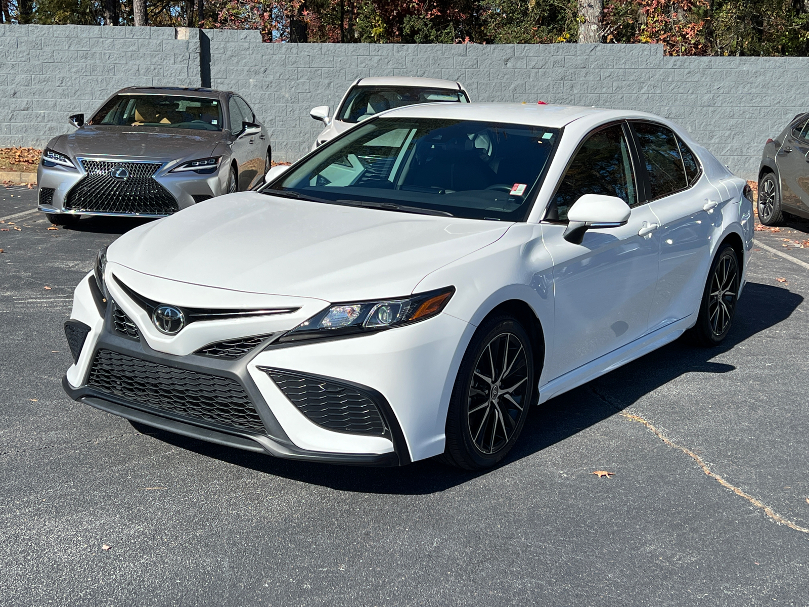 2022 Toyota Camry SE 2